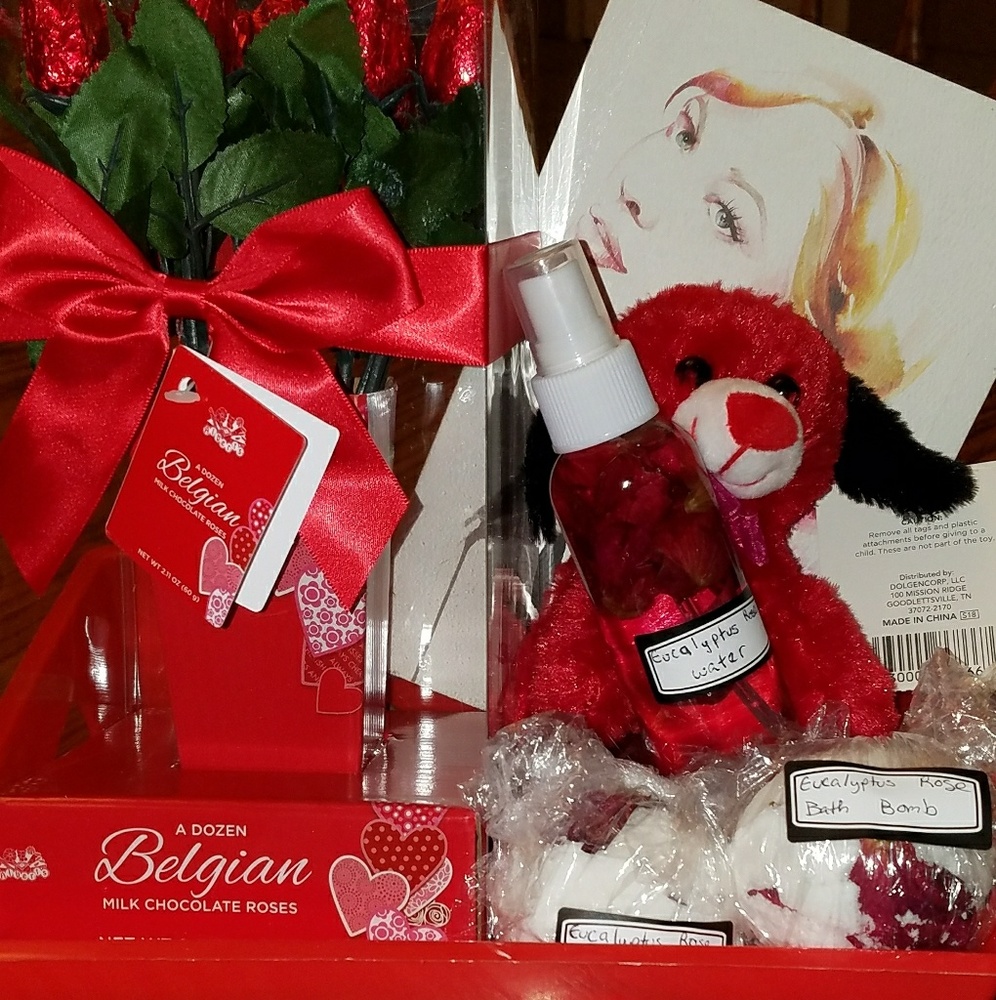 Eucalyptus Rose water, oil, and sugar scrub